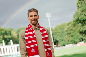 官方:科隆从汉诺威签下36岁门将齐勒,双方签约2年