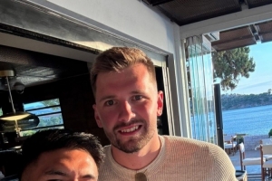 必赢官网下载-东契奇瘦了!和八村塁共同现身希腊 疑似参加乔丹品牌活动!