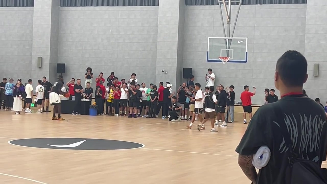 必赢官网下载-媒体人发布詹姆斯连续三投不中视频:现场风势影响投篮表现